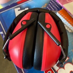 Baby Banz earmuffs concert ear protectors for kids EUC